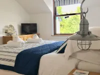 Appledore - Hispaniola Stunning 2 bed 2 bath, sleeps 4(+2) and PARKING!!! Hotels in Appledore