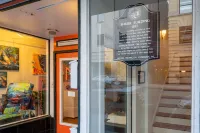 Historic Front St Loft w/Sauna! Best location in Heart of Downtown Wilmington