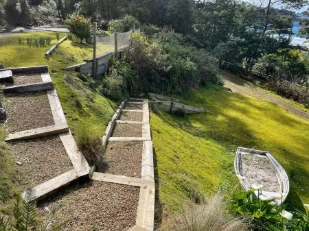 The Lookout at Pirate's Bay. 3BR, 2BA, ocean views, pool table, arcade machine Отели в г. Порт-Артур