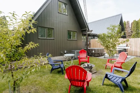 Cozy Aframe with Hot Tub