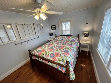 Cozy Cute Historic Sea Spray Cottage #1
