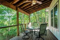 Modern Treetop Cottage with Covered Deck – Near Historic Hendersonville