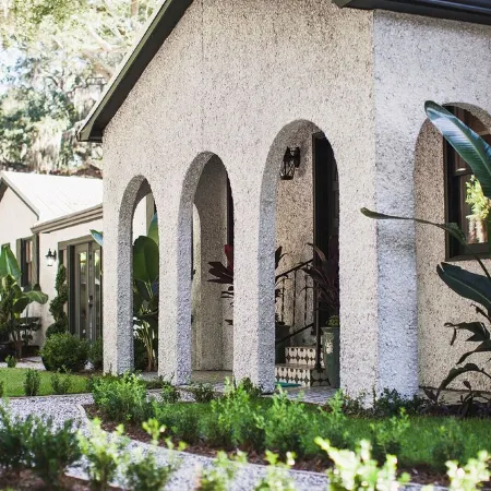 Perfect SSI Village location, Beautifully designed, WALK to dinner/shopping/park