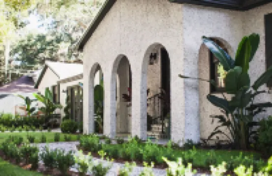 Perfect SSI Village location, Beautifully designed, WALK to dinner/shopping/park