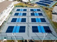 2/2, Sleeps 6, 9 hole golf course on site, pool out your front door, 8 min.beach