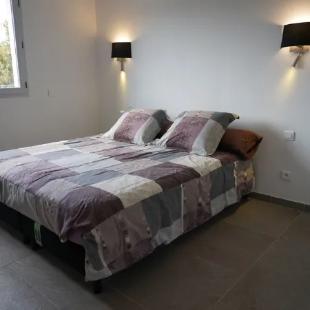 2 bedroom house with private pool 5 minutes from the beaches