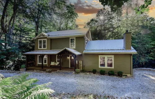 CRYSTAL CREEK ARCADE HOUSE! Big Creek + Arcade Room + Decks + Resort Amenities!