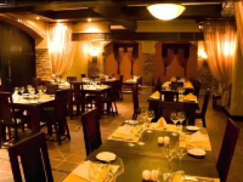 タイフィン ロイヤル ホテル & レストラン センチュリオンのホテル