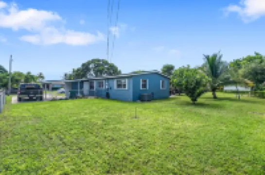 5 minutes from Hard Rock Stadium, and less than 30 minutes from South Beach 마이애미가든 호텔