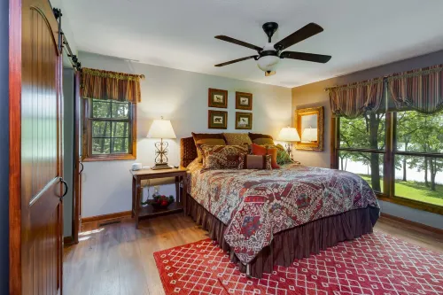 Kentucky Deer Run- Wheelchair Accessible, Lakefront, Private Dock, Fully Updated