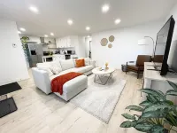 Cozy Boho Inspired Duplex - with 4 person HOTUB! Hotel a Vancouver