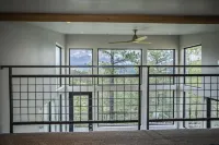 Eagle Peak Cabin- best views and private trail