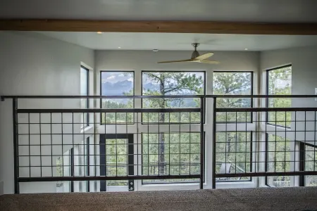 Eagle Peak Cabin- best views and private trail