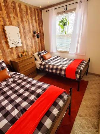 Dog friendly cabin. Peaceful nature getaway.