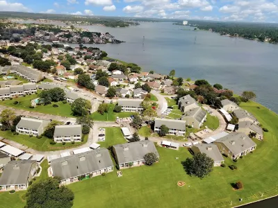 WaterFront Condo in upscale neighborhood of April Sound “Our Happy Place” Các khách sạn gần Heritage Museum of Montgomery County
