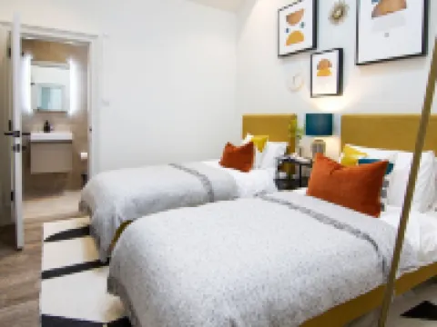 Stunning, stylish, huge 2 floor Georgian apartment 클리데로 호텔