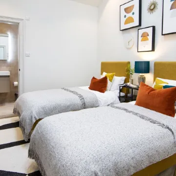 Stunning, stylish, huge 2 floor Georgian apartment