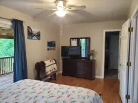 Perfect Spot - Lakefront property on Lake Douglas with new hot tub!