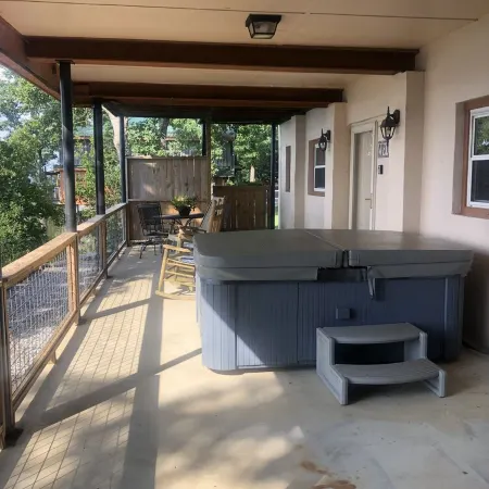 Spectacular Mountaintop Views. Hiking at Cloudland Canyon Minutes Away