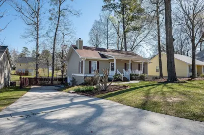 NEW! Spacious & kid friendly - great for the whole fam! Close to everything! Hotels near Macon Christmas Light Extravaganza