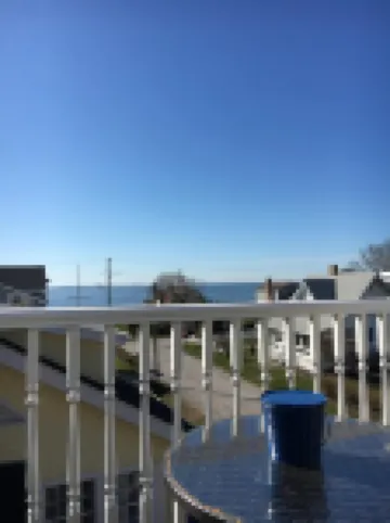 Spacious And Luxurious Beach Home Steps From The Water