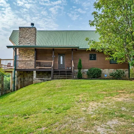 Lakefront Cabin with Stunning Mountain Views, Sleeps 6, on Douglas Lake