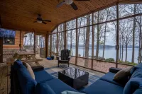 Lake Oconee Lake Front Cabin+Private Dock+Fire Pit+Fireplace+Amazing Views!