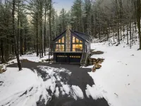 Luxurious Tug Hill Lodge-Direct Snowmobile Access