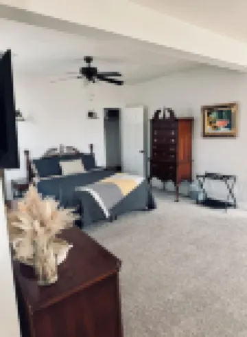 Charming 19th Century Victorian 4 Bedroom in Downtown Webb City!