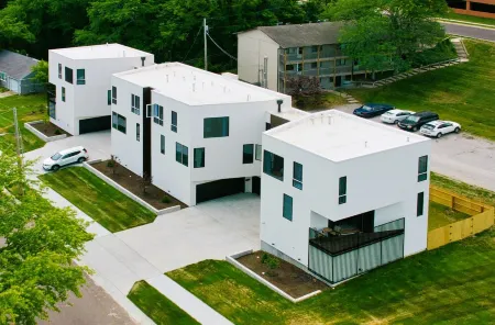 TigersDen - Cozy Modern 3-bedroom Condo on Broadway near Downtown & Campus