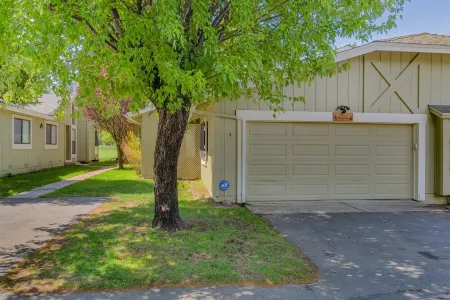 Plumas Pines Escape - Golf Views + Coffee Bar + Games + Family Friendly