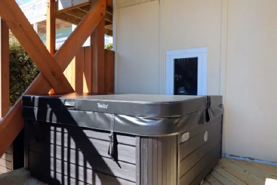 Beachfront! Hot Tub! Linens! Flexible Booking! Sleeps11! New Listing! Remodeled!