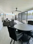 Welcome to Mindelo Oasis, your Florida pool house vacation home! 블루밍데일 힐스 공원 주변 호텔