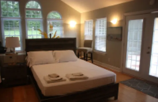 Villas @ Lake Ella: 1br/2queen-1bth-Kitchenette