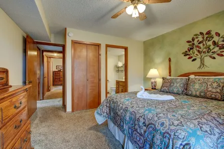 Harbor GetAway/12DSC Hosted by LOVR