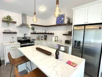 Cozy Carriage House in Downtown Forest City! Hotels in Cool Spring
