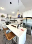 Cozy Carriage House in Downtown Forest City!