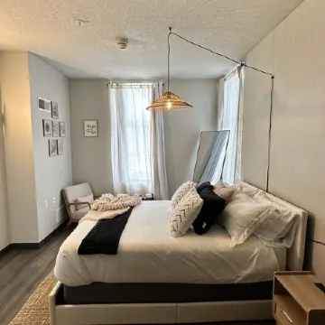 Boho Loft / Skyline View / Walk to Arena Events