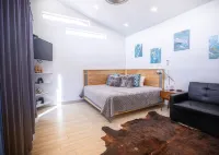 Fox Den at Fox Hollow