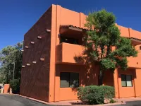 Red Rock Luxury- Beautiful Red Rock Views, Near Hiking, Biking, and Shopping