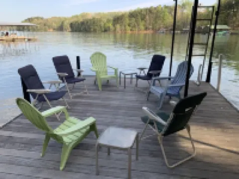 Lake Hartwell - House w/dock, screened in porch and firepit Hotels in Stephens County