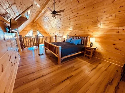 Bourbon Retreat With Hot Tub 9 Hotels in 