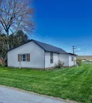 House 300 yards from Lake Logan! A few miles from Hocking Hills State Park! - 2つ星