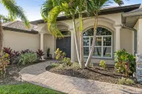 Sunrise Deluxe Villa-Heated Pool & Spa-Great Amenities- 6 Min to Beach