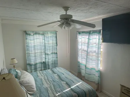 ATTENTION FISHERMAN! Affordable Getaway! Отели в г. Martin County