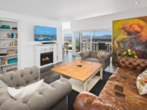 DEL MAR RETREAT & OCEAN VIEW! Walk to the beach! Hotel di Solana Beach