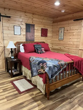 Cozy apartment in Country setting.  Close to Lake Hamilton and  Hot Springs.