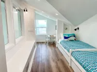 Summer Beachside Retreat I 5BR I TIKI BAR I Sleeps 15 I Ocean Views I Pets
