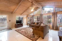 Golf Views - Bell Rock - Hiking - Modern Comforts