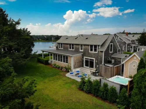 Last Weeks Summer 2026 – Waterfront Available!